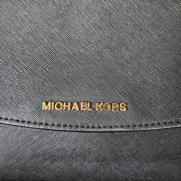 Michael Kors Saffiano Leather Ava Satchel! GUC ! - Picture 3 of 12
